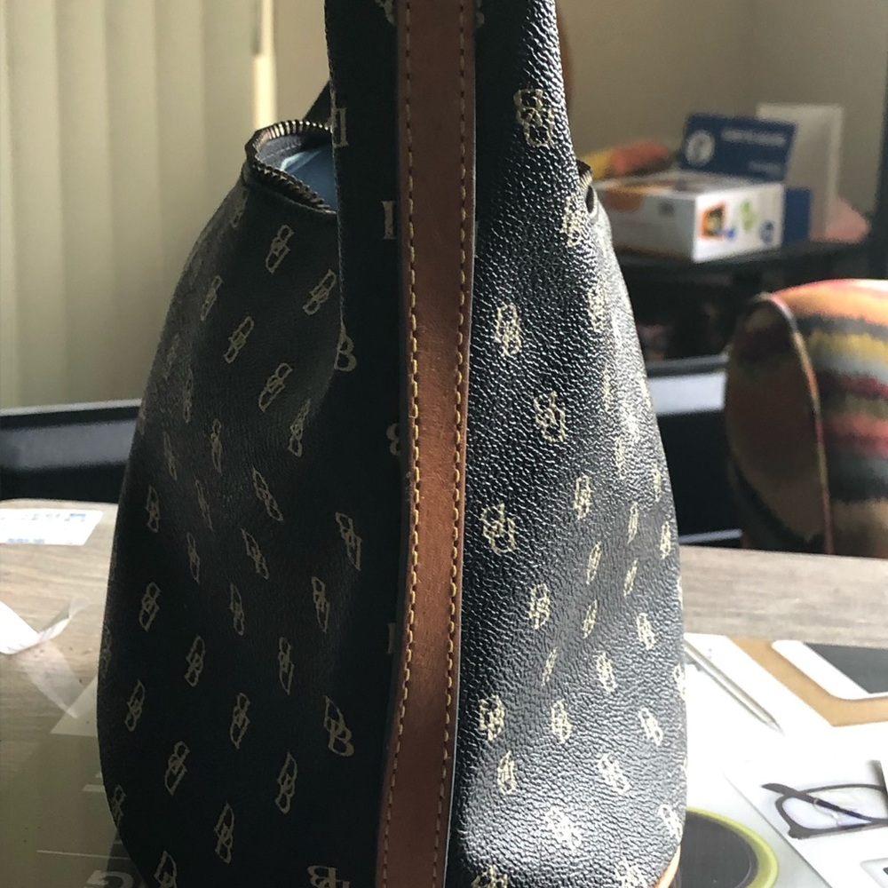 Dooney & Bourke